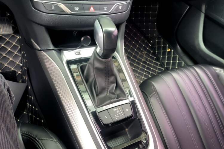 Used Peugeot 408 2019 230THP Automatic Luxury Edition China V Standard Gear Lever