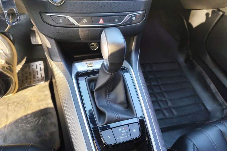 Used Peugeot 408 2019 350THP Automatic Luxury Edition China V Standard Gear Lever