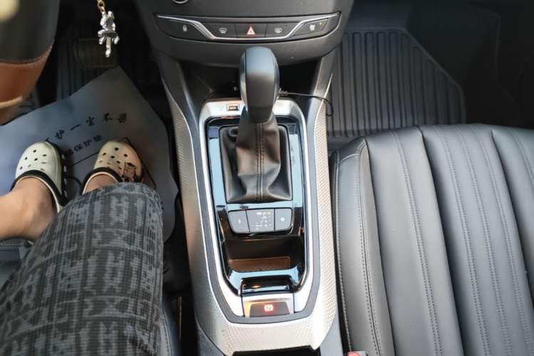 Used Peugeot 408 2019 350THP Automatic Luxury Edition China V Standard Gear Lever