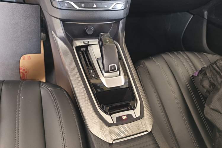 Used Peugeot 408 2019 230THP Automatic Luxury Edition China VI Standard Gear Lever