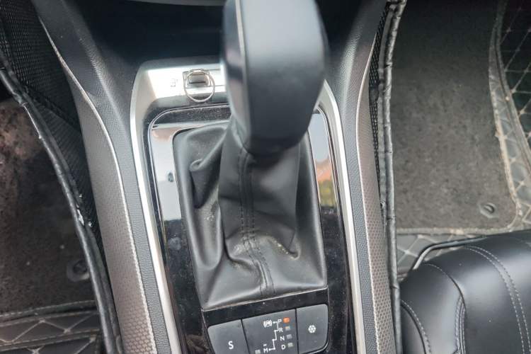 Used Peugeot 408 2019 360THP Automatic Luxury Edition China VI Standard Gear Lever