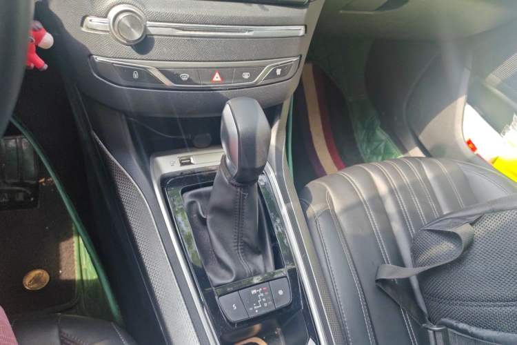 Used Peugeot 408 2019 360THP Automatic Luxury Edition China VI Standard Gear Lever