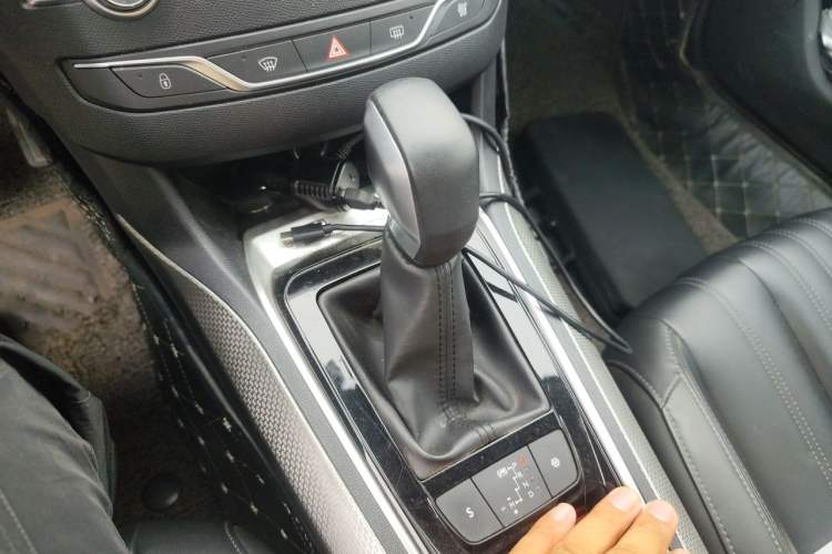 Used Peugeot 408 2019 360THP Automatic Luxury Edition China VI Standard Gear Lever