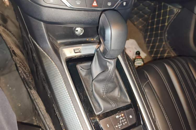 Used Peugeot 408 2019 360THP Automatic Luxury Edition China VI Standard Gear Lever