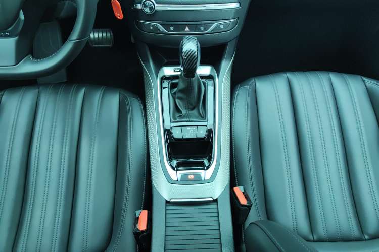 Used Peugeot 408 2019 360THP Automatic Luxury Edition China VI Standard Gear Lever