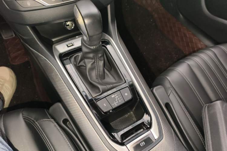 Used Peugeot 408 2019 360THP Automatic Luxury Edition China VI Standard Gear Lever