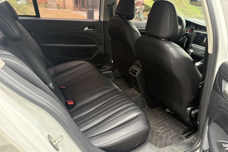Used Peugeot 408 2019 360THP Automatic Luxury Edition China VI Standard Interior 1
