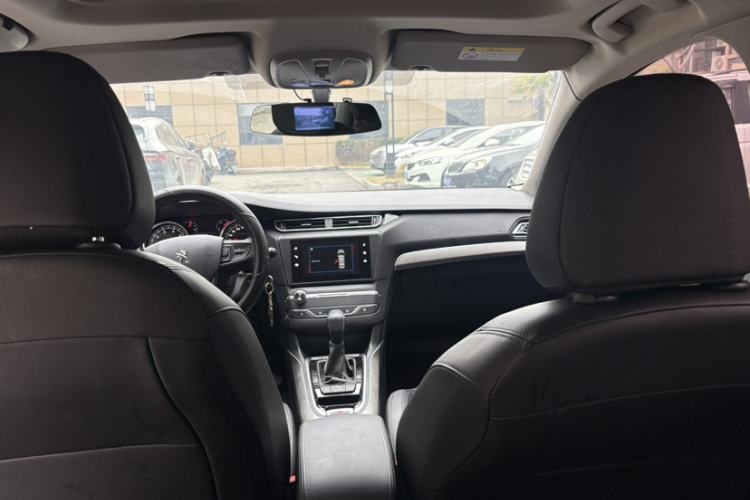 Used Peugeot 408 2019 360THP Automatic Luxury Edition China VI Standard Interior 2