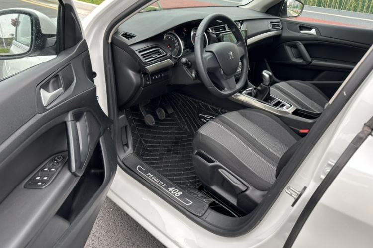 Used Peugeot 408 2019 230THP Manual Leading Edition China V Standard Interior 3