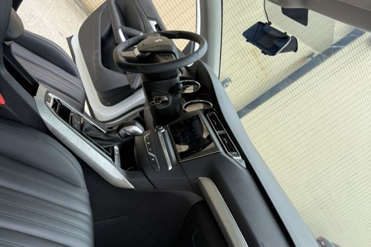 Used Peugeot 408 2019 360THP Automatic Luxury Edition China VI Standard Interior 4