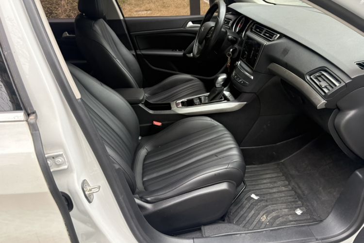 Used Peugeot 408 2019 360THP Automatic Luxury Edition China VI Standard Interior 5