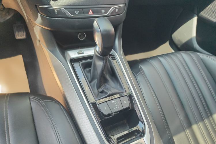 Used Peugeot 408 2019 360THP Automatic Luxury Edition China VI Standard Interior 5