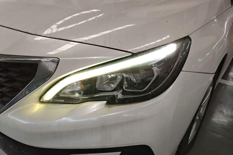 Used Peugeot 408 2019 230THP Manual Leading Edition China V Standard Left Front Headlight