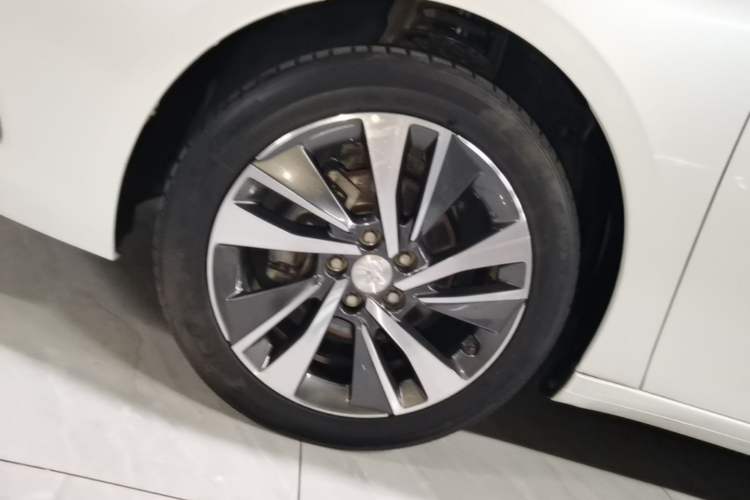 Used Peugeot 408 2019 230THP Automatic Luxury Edition China VI Standard Left Front Wheel Hub