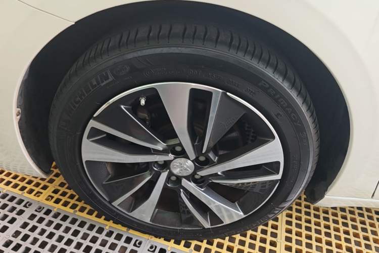 Used Peugeot 408 2019 350THP Automatic Luxury Edition China V Standard Left Front Wheel Hub