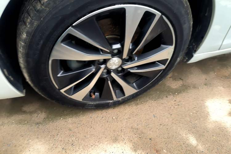 Used Peugeot 408 2019 350THP Automatic Luxury Edition China V Standard Left Front Wheel Hub