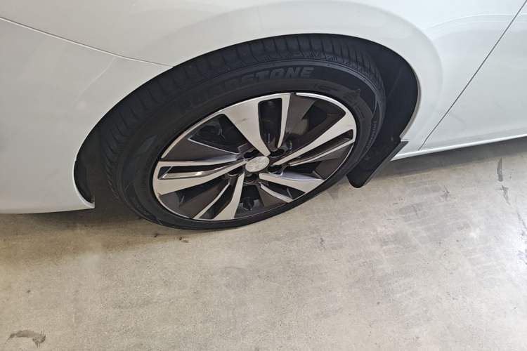 Used Peugeot 408 2019 360THP Automatic Luxury Edition China VI Standard Left Front Wheel Hub