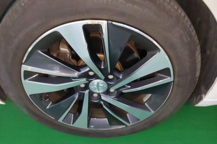 Used Peugeot 408 2019 360THP Automatic Luxury Edition China VI Standard Left Front Wheel Hub