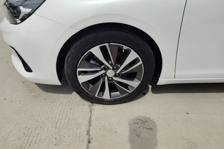 Used Peugeot 408 2019 350THP Automatic Luxury Edition China V Standard Left Front Wheel Hub