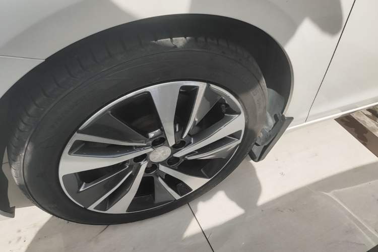 Used Peugeot 408 2019 350THP Automatic Luxury Edition China V Standard Left Front Wheel Hub