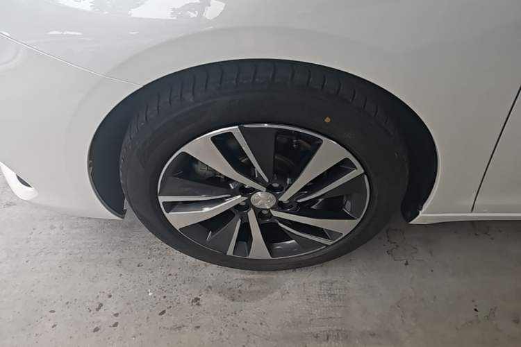 Used Peugeot 408 2019 350THP Automatic Luxury Edition China V Standard Left Front Wheel Hub