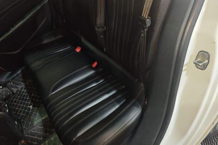 Used Peugeot 408 2019 350THP Automatic Luxury Edition China V Standard Left Rear Seat
