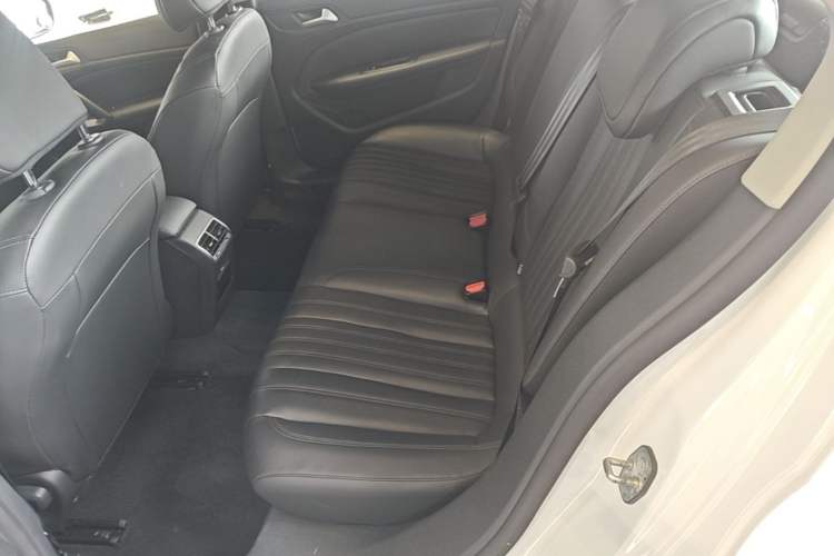 Used Peugeot 408 2019 360THP Automatic Luxury Edition China VI Standard Left Rear Seat