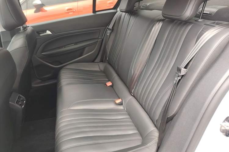 Used Peugeot 408 2019 350THP Automatic Luxury Edition China V Standard Left Rear Seat
