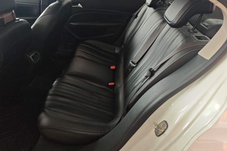 Used Peugeot 408 2019 230THP Automatic Luxury Edition China V Standard Left Rear Seat