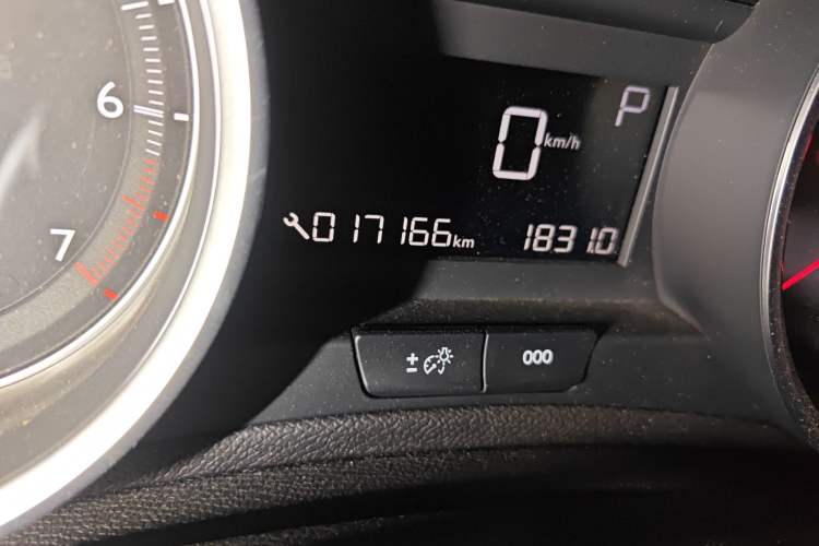 Used Peugeot 408 2019 360THP Automatic Luxury Edition China VI Standard Odometer Close Up