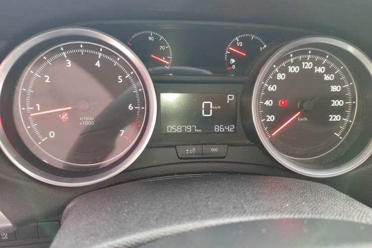 Used Peugeot 408 2019 360THP Automatic Luxury Edition China VI Standard Odometer Close Up