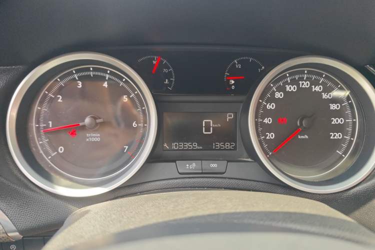 Used Peugeot 408 2019 360THP Automatic Luxury Edition China VI Standard Odometer Close Up