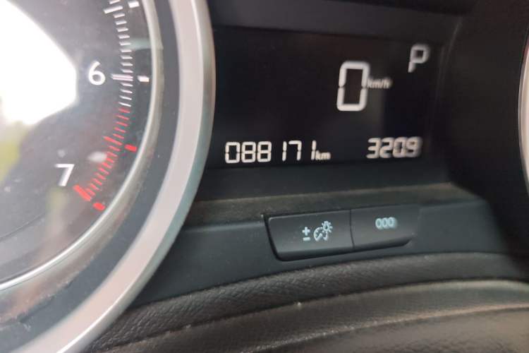Used Peugeot 408 2019 360THP Automatic Luxury Edition China VI Standard Odometer Close Up