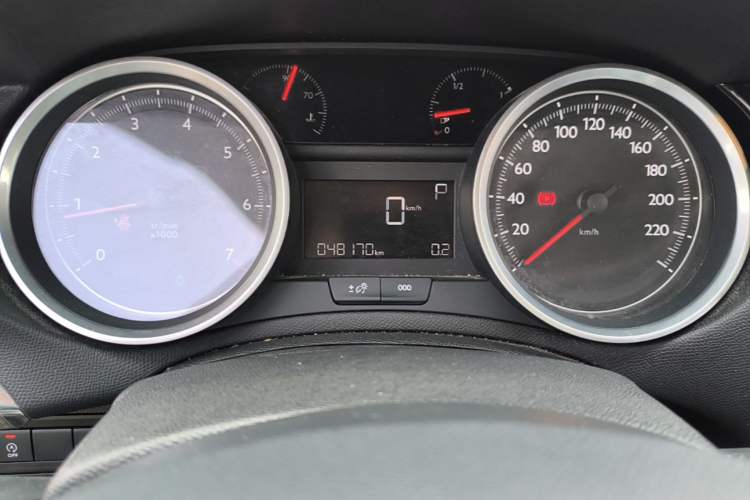 Used Peugeot 408 2019 360THP Automatic Luxury Edition China VI Standard Odometer Close Up
