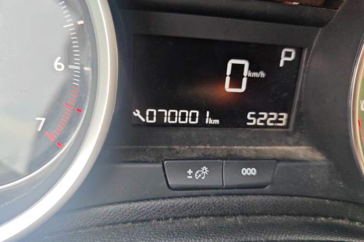 Used Peugeot 408 2019 360THP Automatic Luxury Edition China VI Standard Odometer Close Up