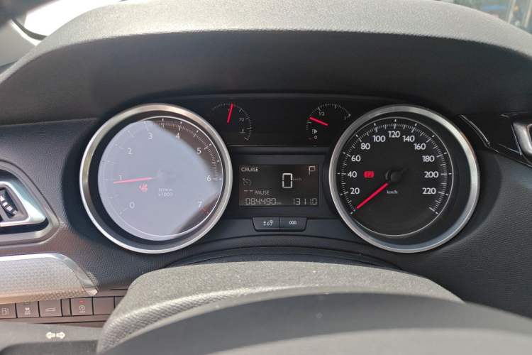 Used Peugeot 408 2019 360THP Automatic Luxury Edition China VI Standard Odometer Close Up