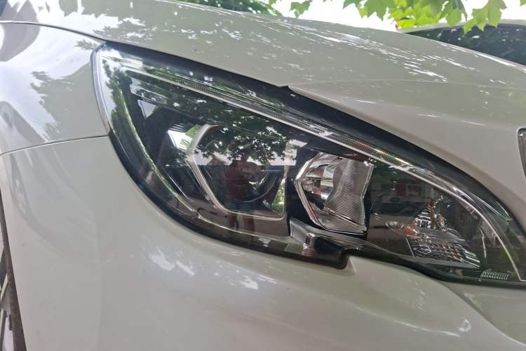 Used Peugeot 408 2019 350THP Automatic Luxury Edition China V Standard Right Front Headlight