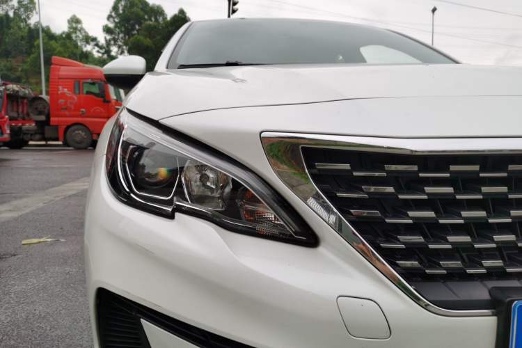 Used Peugeot 408 2019 360THP Automatic Luxury Edition China VI Standard Right Front Headlight