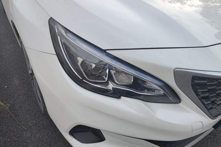 Used Peugeot 408 2019 350THP Automatic Luxury Edition China V Standard Right Front Headlight