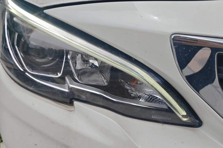 Used Peugeot 408 2019 360THP Automatic Luxury Edition China VI Standard Right Front Headlight