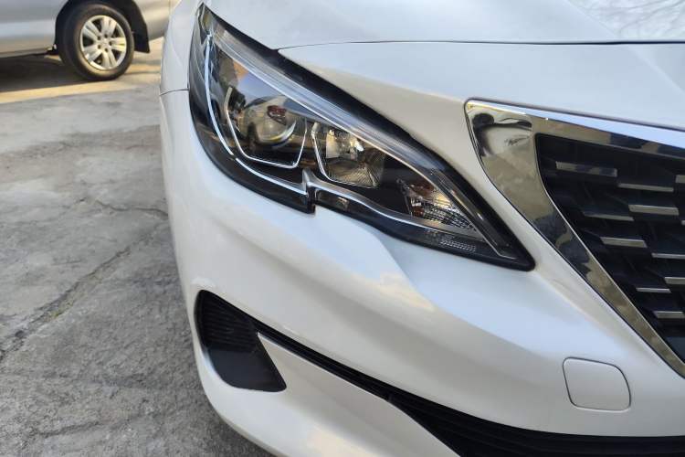Used Peugeot 408 2019 350THP Automatic Luxury Edition China V Standard Right Front Headlight