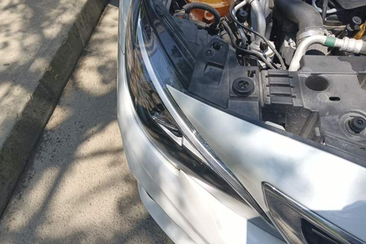 Used Peugeot 408 2019 360THP Automatic Luxury Edition China VI Standard Right Front Headlight
