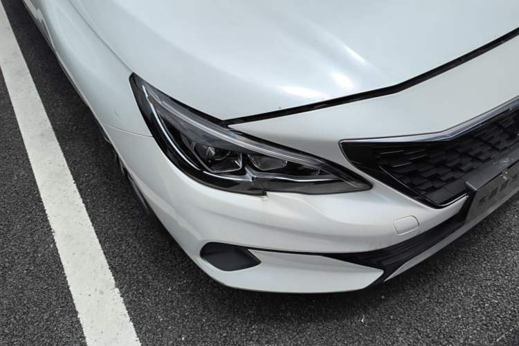 Used Peugeot 408 2019 360THP Automatic Luxury Edition China VI Standard Right Front Headlight