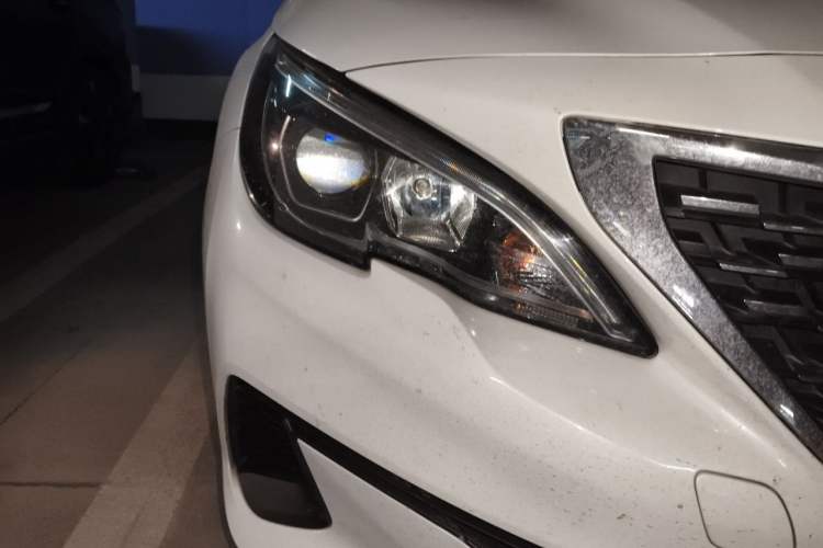 Used Peugeot 408 2019 360THP Automatic Luxury Edition China VI Standard Right Front Headlight