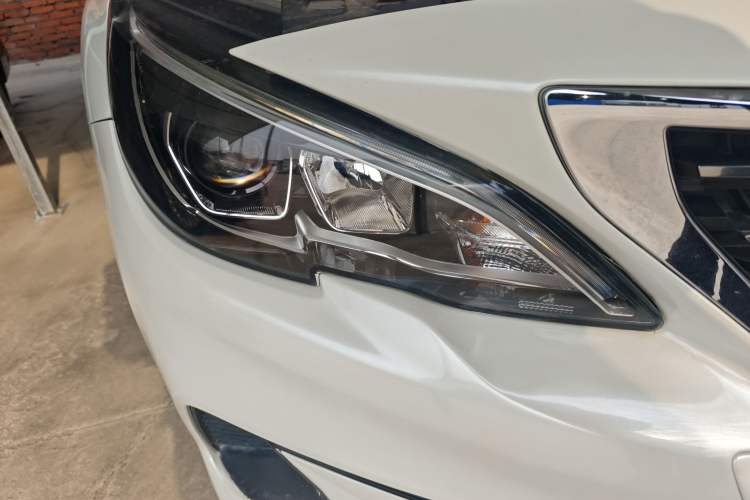 Used Peugeot 408 2019 230THP Automatic Luxury Edition China V Standard Right Front Headlight