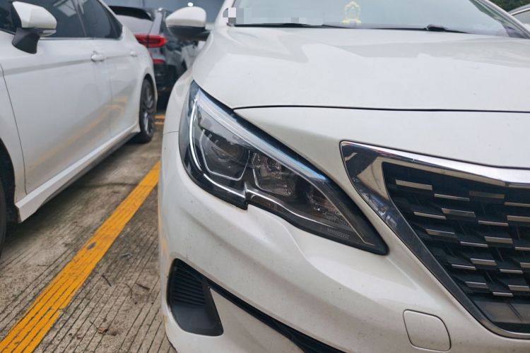 Used Peugeot 408 2019 360THP Automatic Luxury Edition China VI Standard Right Front Headlight