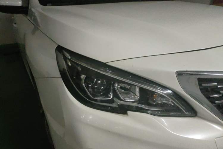 Used Peugeot 408 2019 360THP Automatic Luxury Edition China VI Standard Right Front Headlight