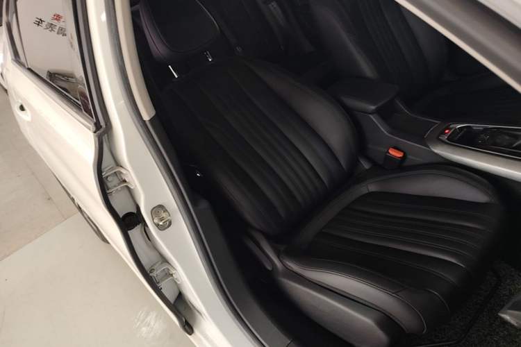 Used Peugeot 408 2019 360THP Automatic Luxury Edition China VI Standard Right Front Seat