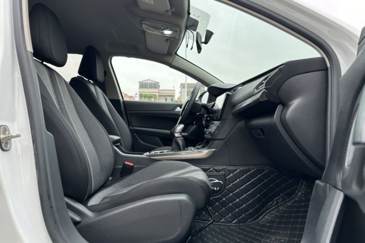 Used Peugeot 408 2019 230THP Manual Leading Edition China V Standard Right Front Seat