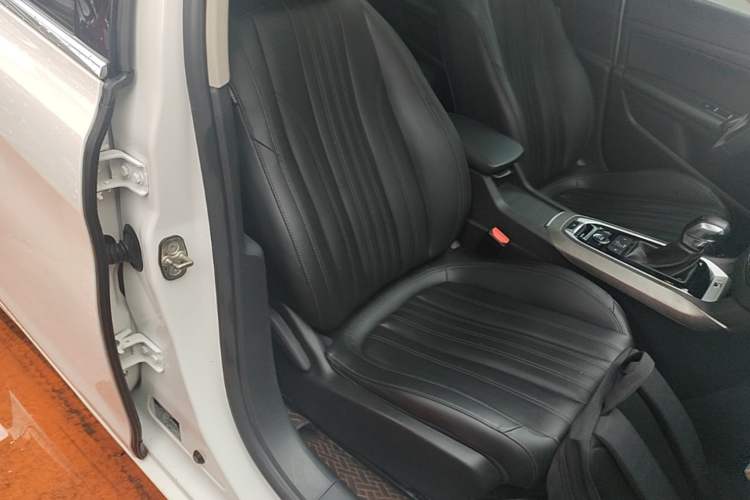 Used Peugeot 408 2019 360THP Automatic Luxury Edition China VI Standard Right Front Seat